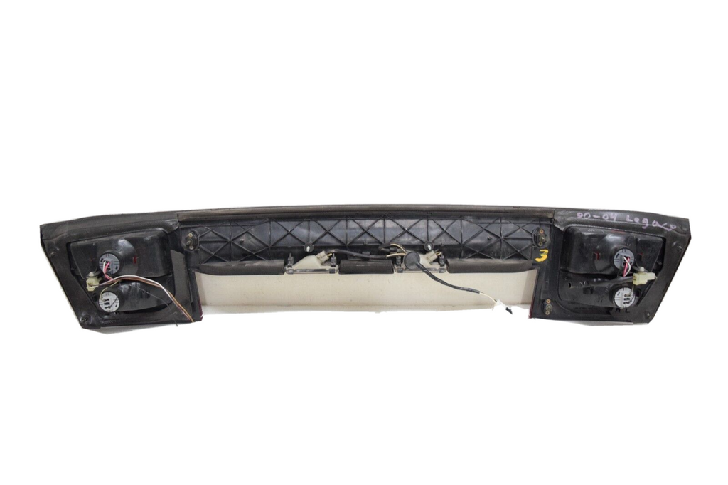 Subaru Legacy Outback Trunk Lid Center Tail Light O9592