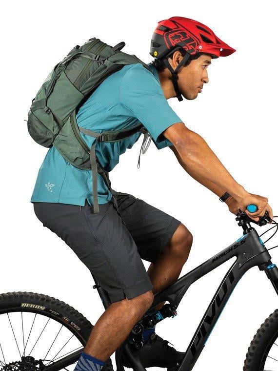 Cedar Green Hydration Pack J613