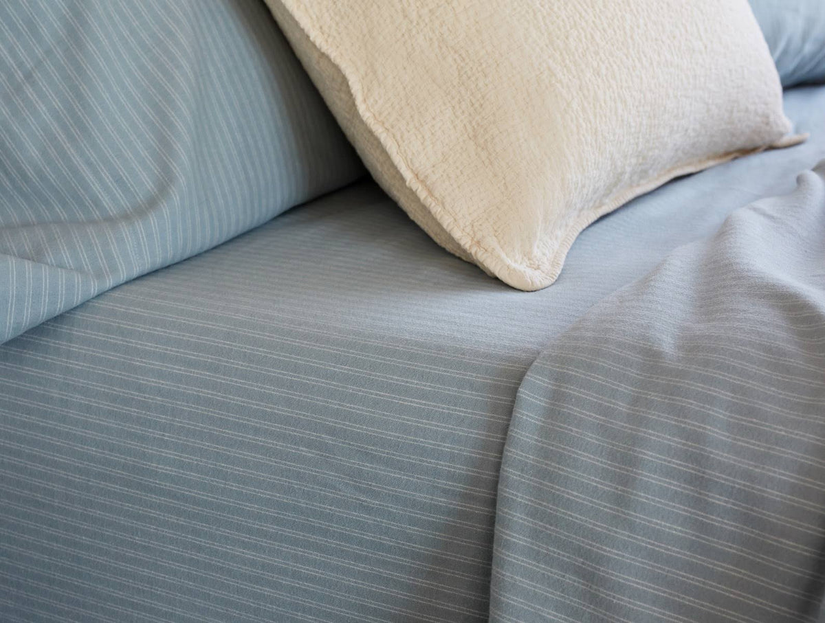Pale Gray Heather Organic Flannel Fitted Sheet G767348