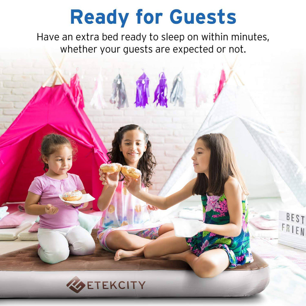Queen Size Inflatable Air Mattress with Rechargeable Pump U22900