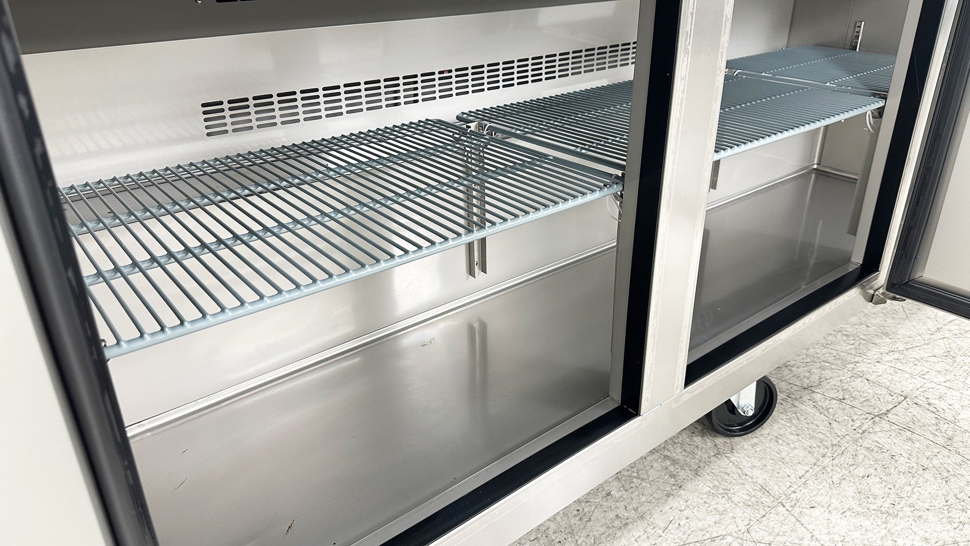 Commercial Undercounter Freezer 72 ins G599895