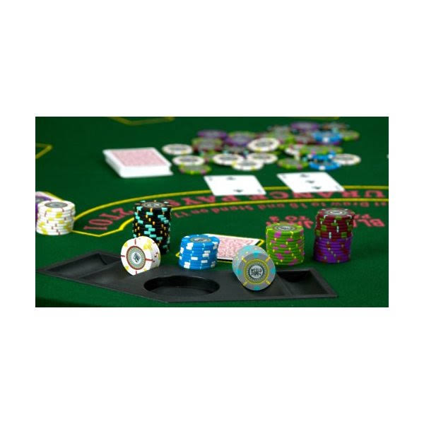 200ct Clay Gaming Chip Set in Carousel C26522