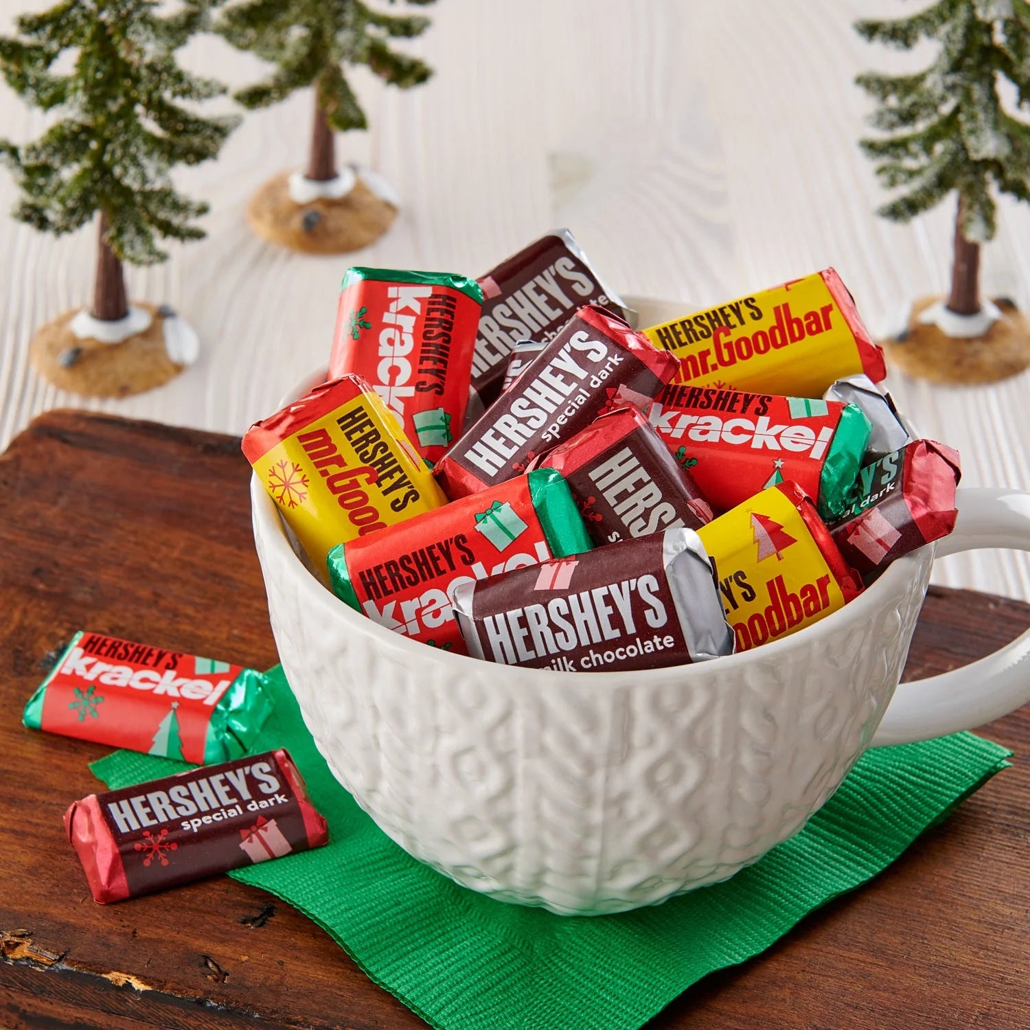 Assorted Chocolate Christmas Candy Bulk Bag 33.9 oz Y58316