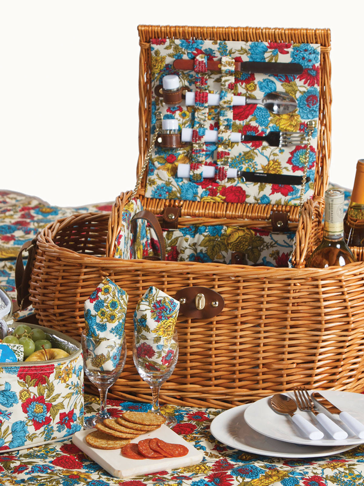 Picnic Basket E266434
