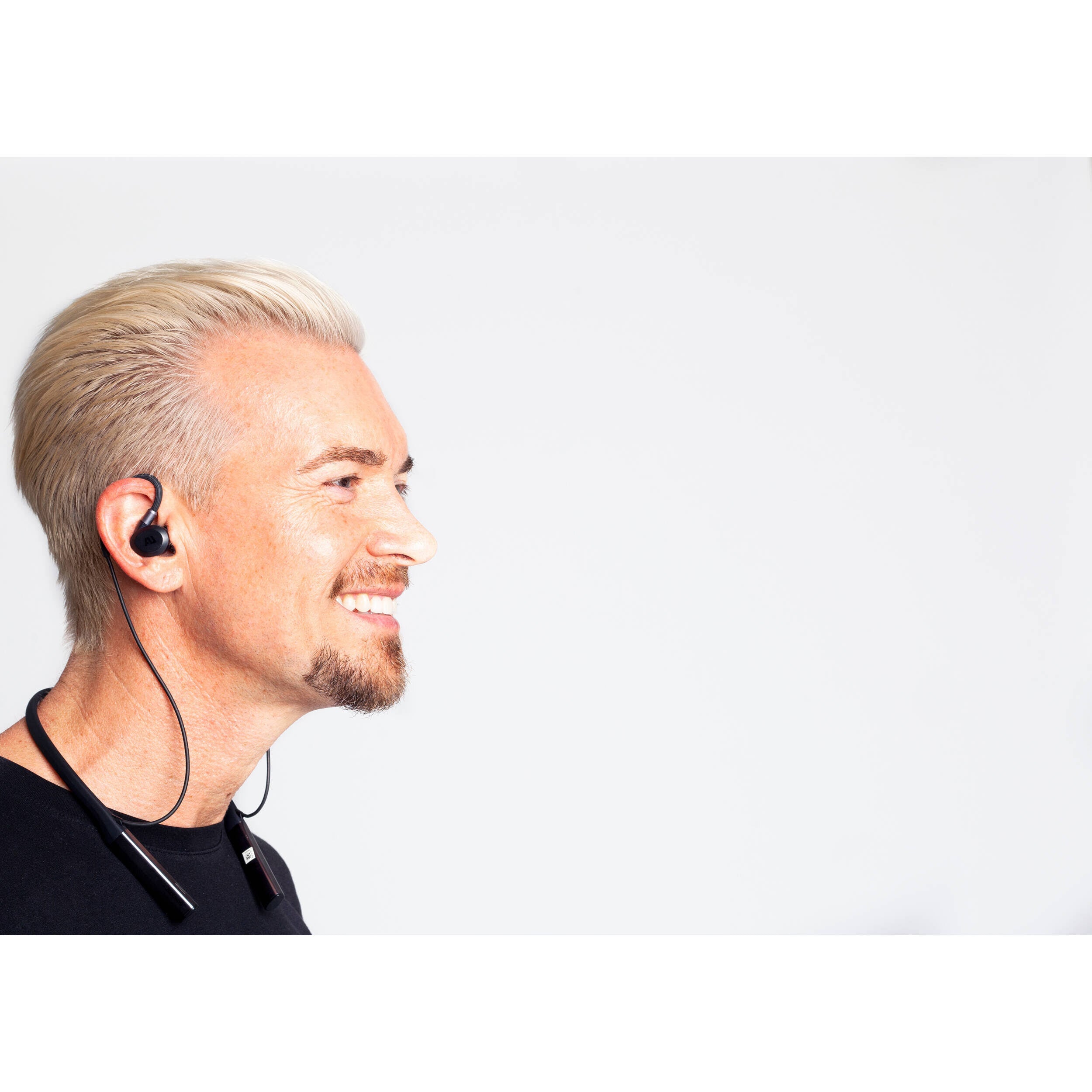 Wireless Noise-Cancelling Neckband Earphones Z800377