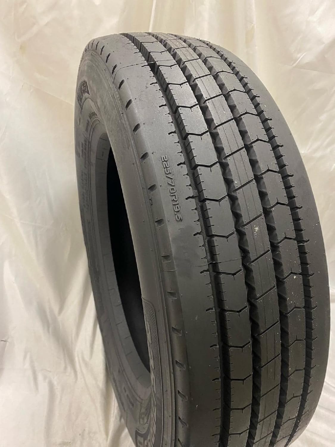 215/75R17.5 16 Ply R60 Steer All Position Tire H236246