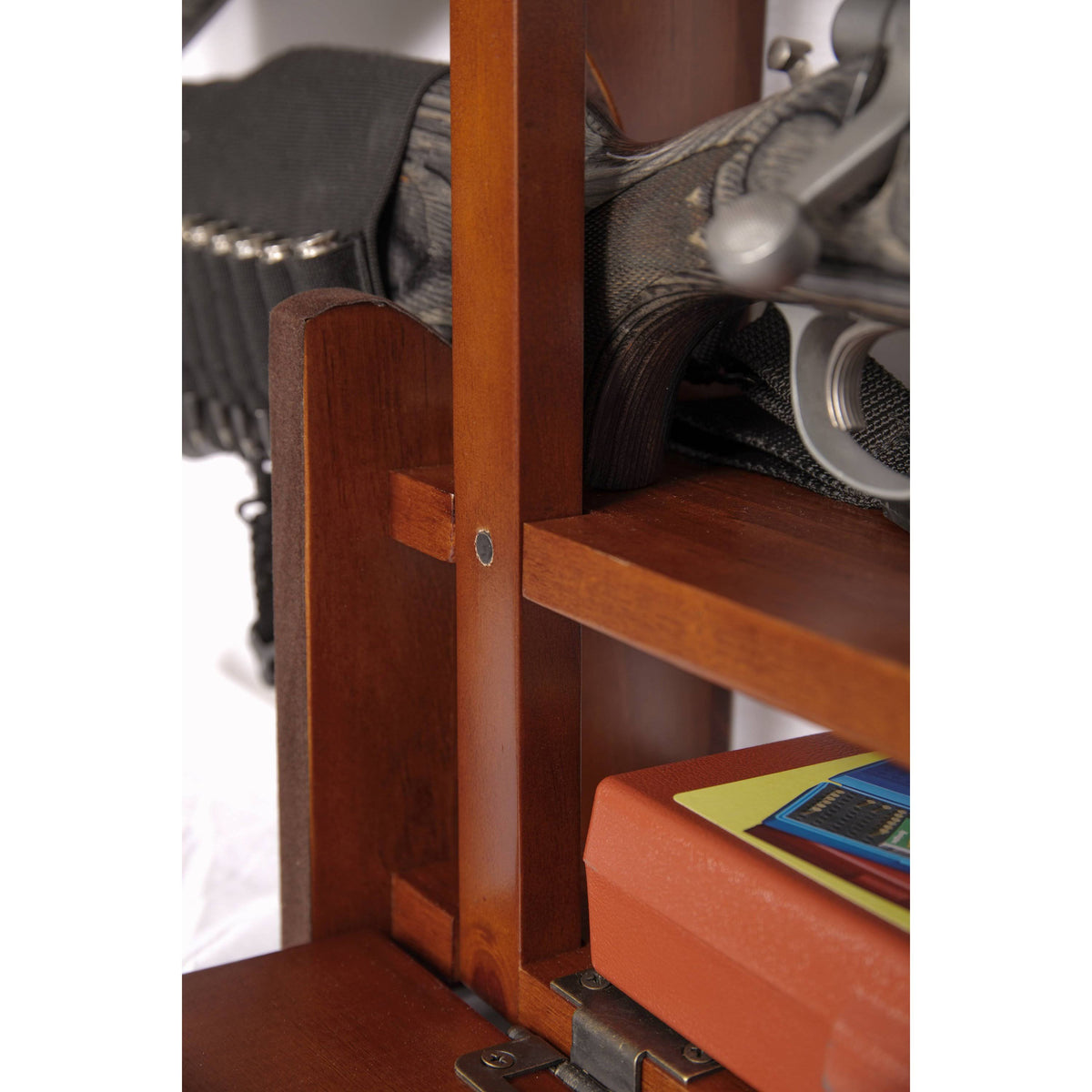 4 Gun Wall Rack Y373353