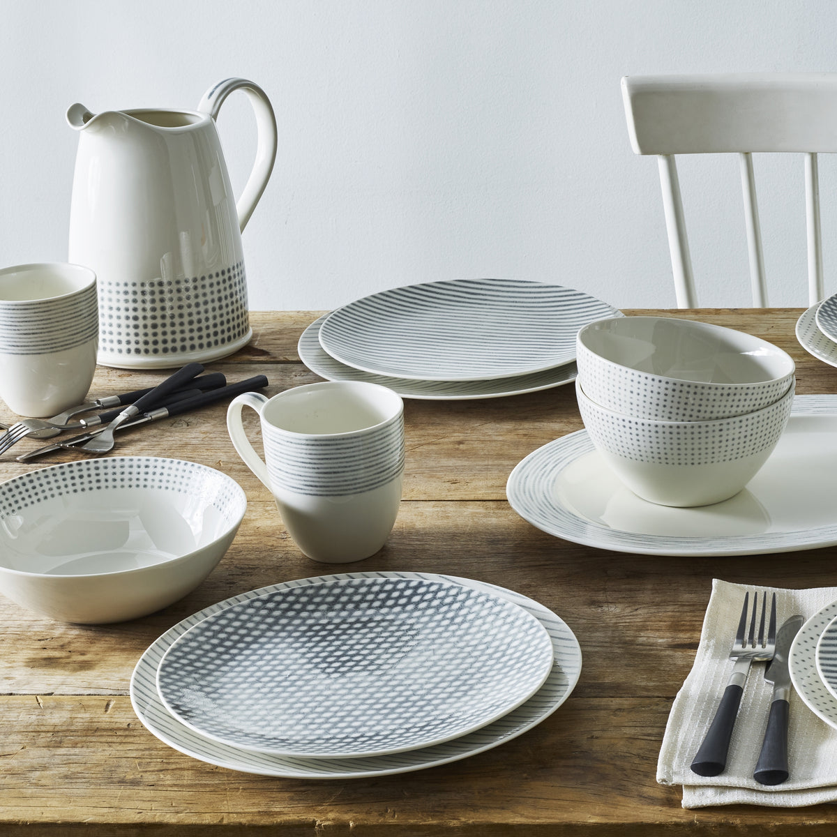 Grey Stripe Dinner Plates Set of 4 K176540