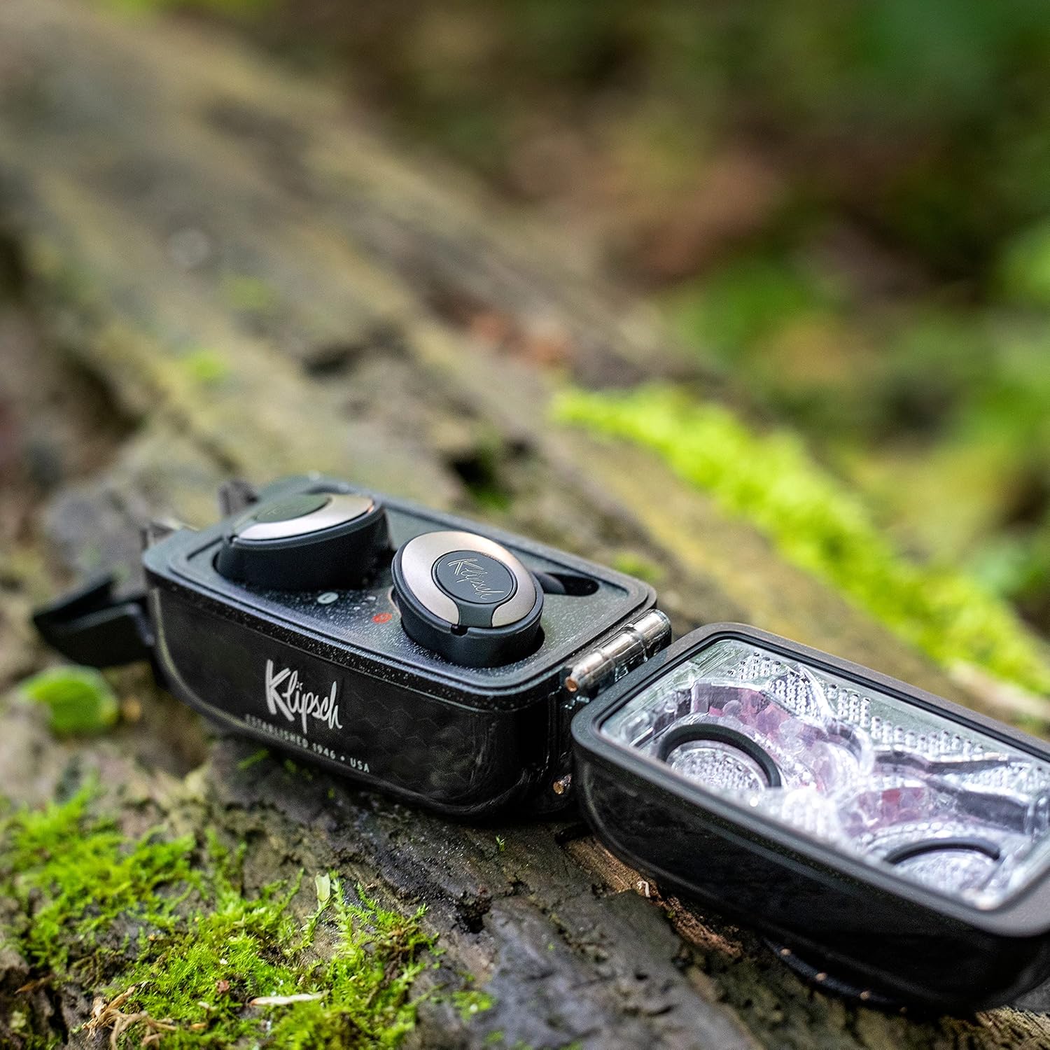T5 II True Wireless Sport Earphones in Black with Dust/Waterproof Case & Earbuds V589084