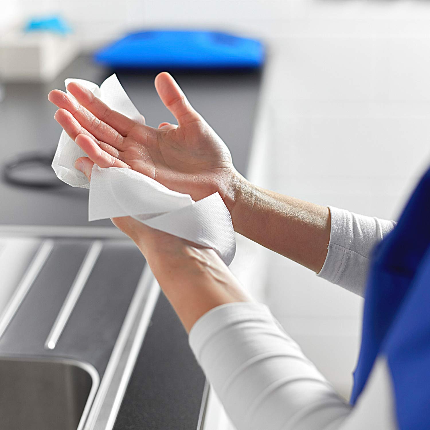 Hand Wipes 45 Wipes Per Canister Case of 6 Pack of 2 Y9700
