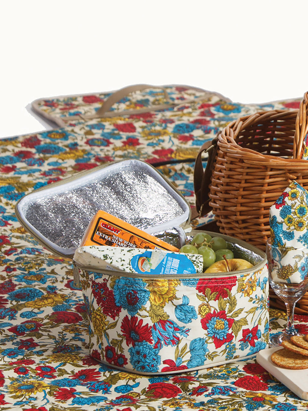 Picnic Basket E266434
