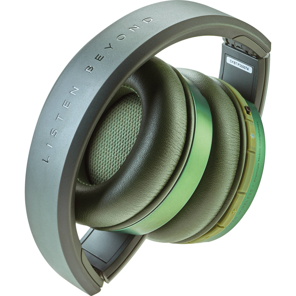 Green Over-Ear Wireless Headphones O600