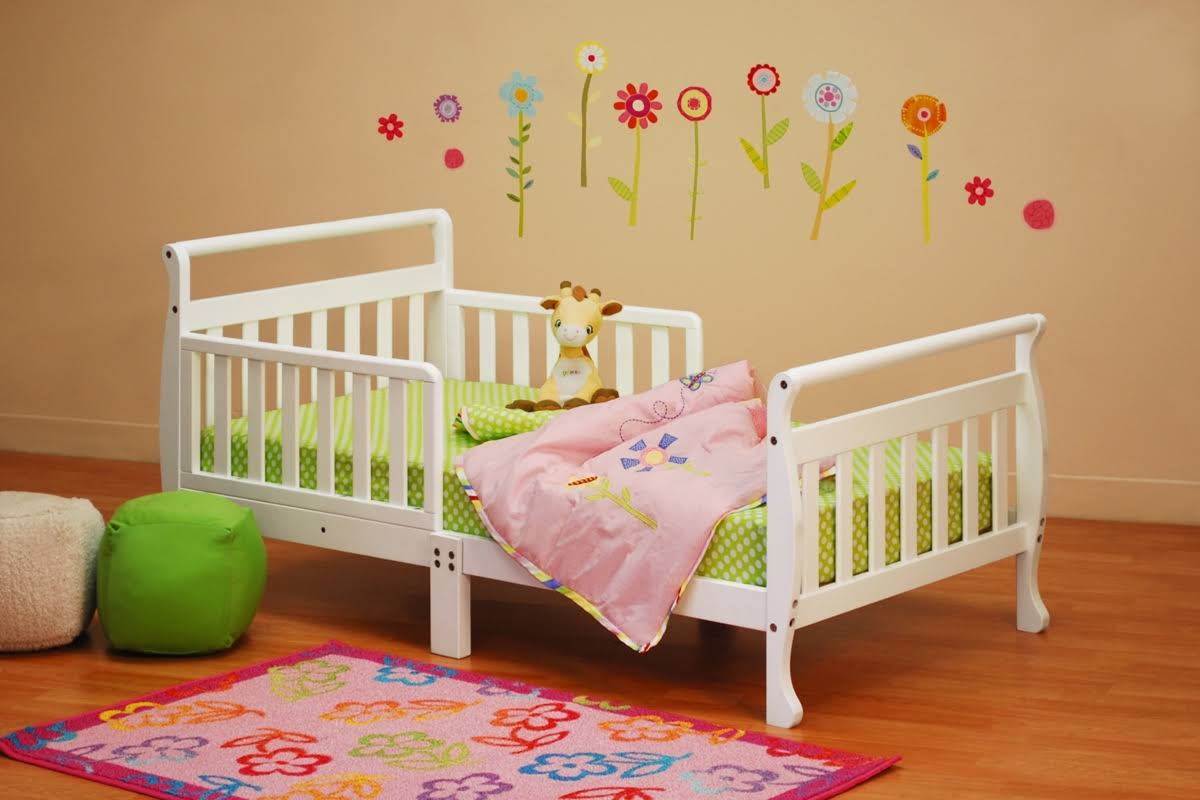 Pecan Toddler Bed J32636